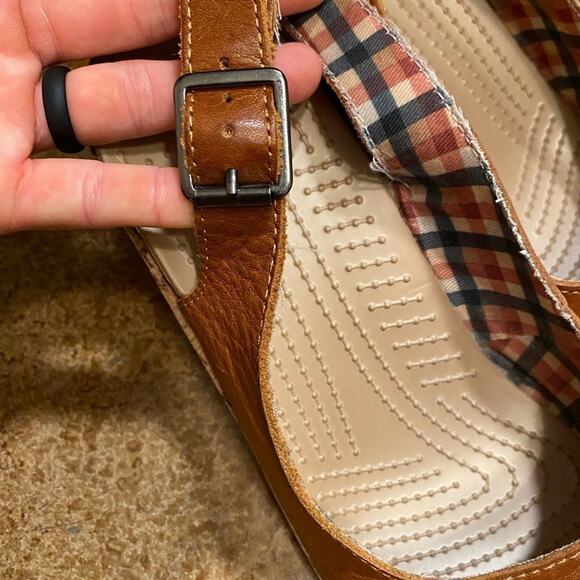 Crocs A-Leigh Brown Leather Slingback Cork Wedge Sandals - Picture 4 of 8